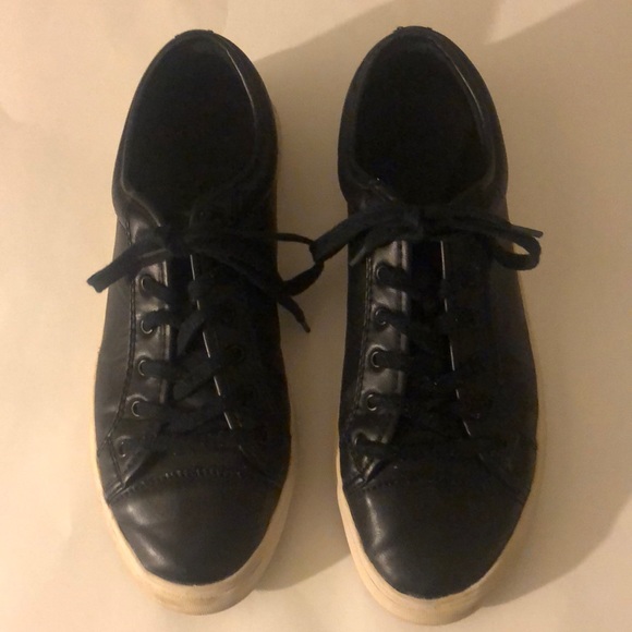 Old Navy Black Casual Sneaker - Picture 1 of 2